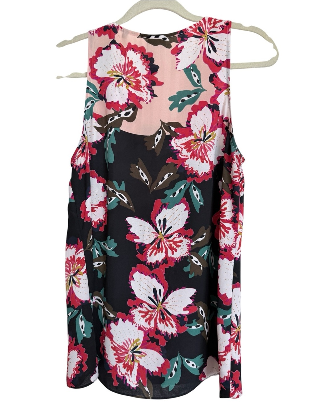 CAbi Sleeveless Hibiscus Floral Tank in Black, Red, White - Picture 4 of 6